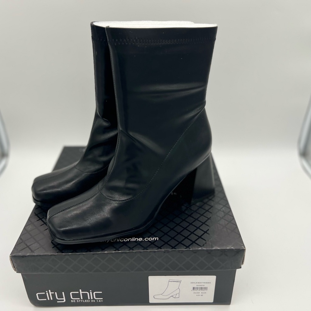 City Chic WIDE FIT ANKLE BOOT ROBBIE IN BLACK, SIZE 42 US 11.5